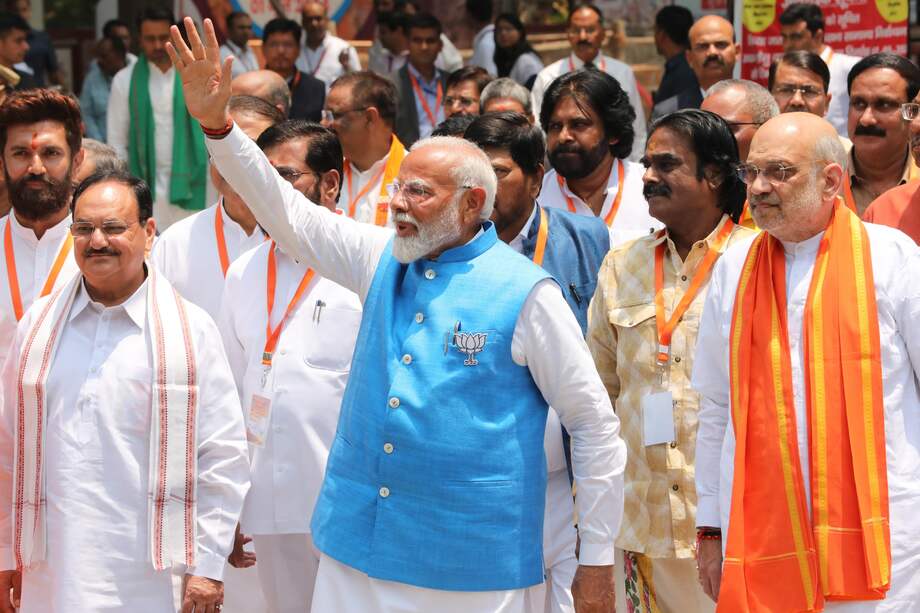 El primer ministro Modi presentó sus documentos de nominación electoral el 14 de mayo de 2024 para el escaño del Lok Sabha (cámara baja del parlamento) de Varanasi.