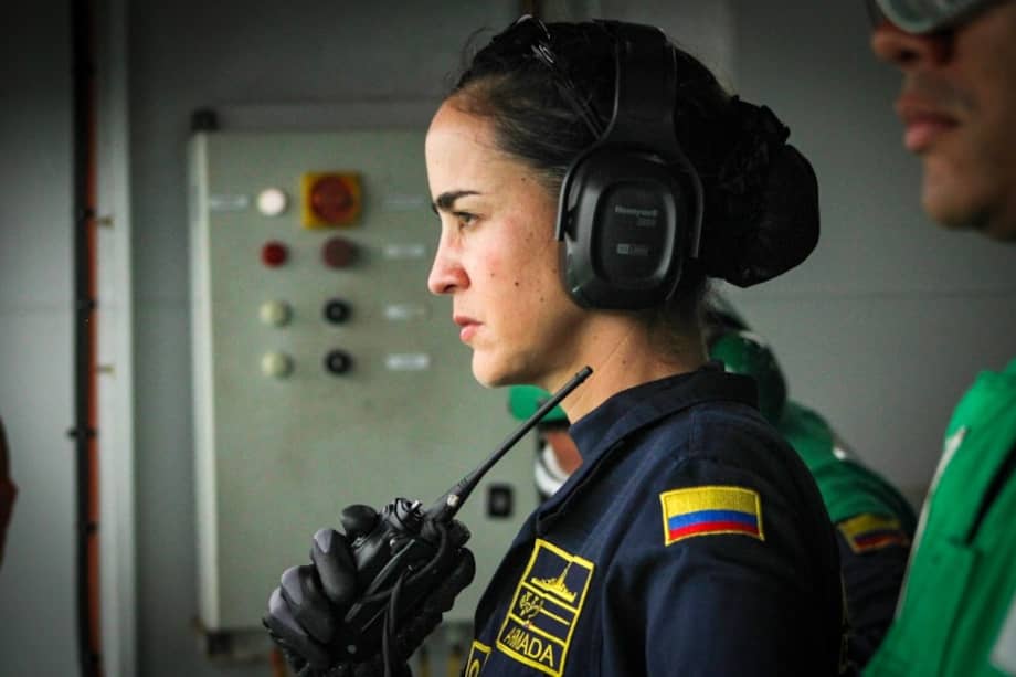 Nathalia Otálora, Capitán de Fragata y Segunda Comandante al mando del buque de investigación científico marino más grande de Colombia.
