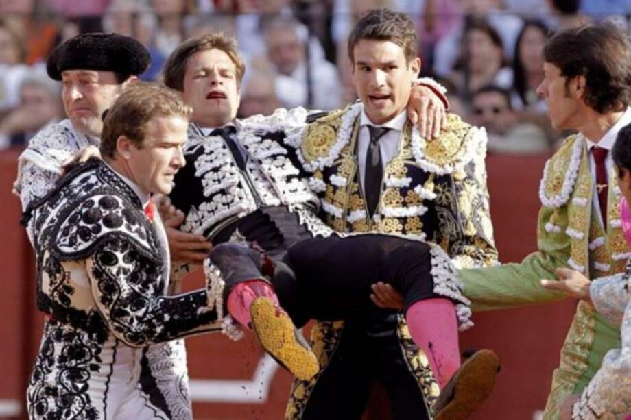 Retiran los drenajes al "Juli", que se recupera de una cornada