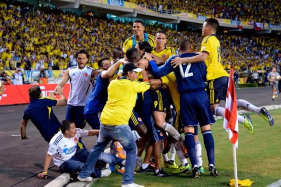 Colombia celebra el empate ante Chile y la clasificación a Brasil 2014 / EFE