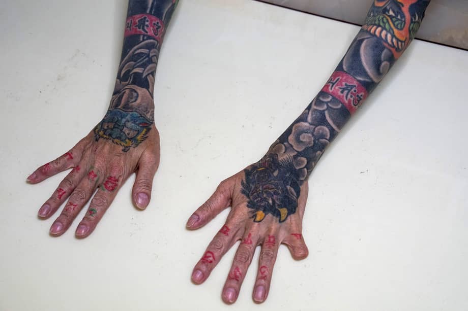 Conocidos por sus tatuajes, los yakuzas han estado ocupados durante mucho tiempo en un lugar particular en la sociedad japonesa.