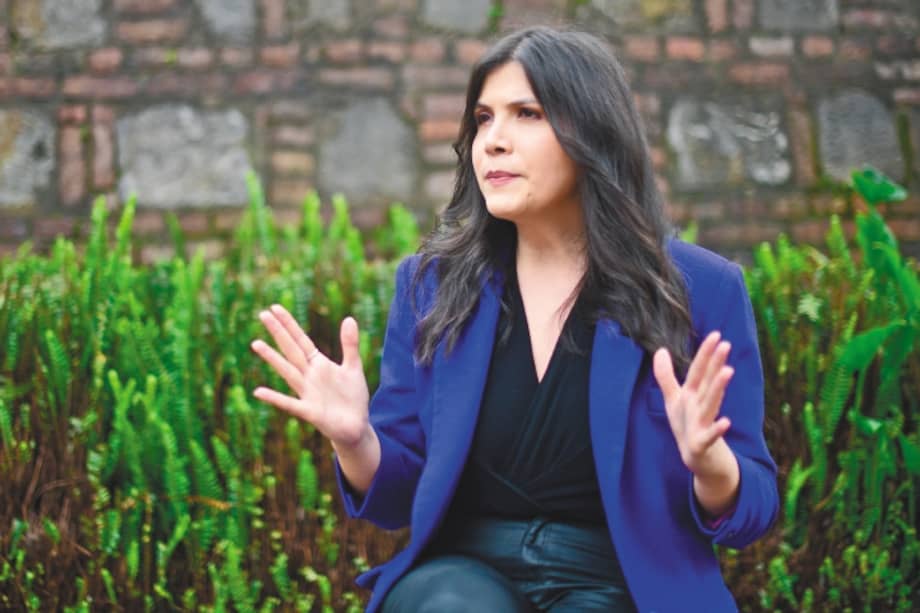 Lorena Beltrán cuenta: "Hago pedagogía, explicando cómo escoger (un cirujano plástico adecuado) y cómo denunciar si el procedimiento salió mal".