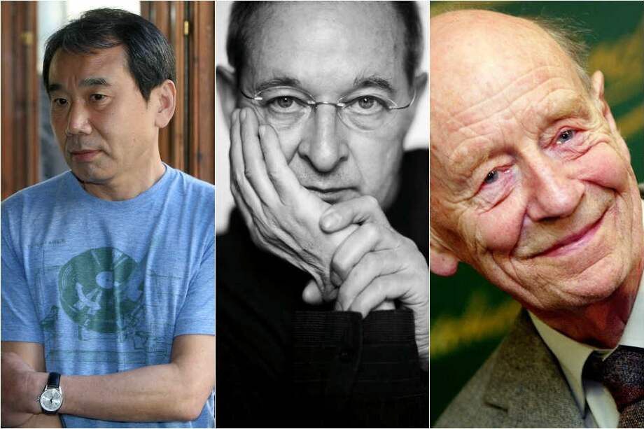El escritor japonés Haruki Murakami, Peter Nádas, autor húngaro y William Trevor, escritor irlandés.