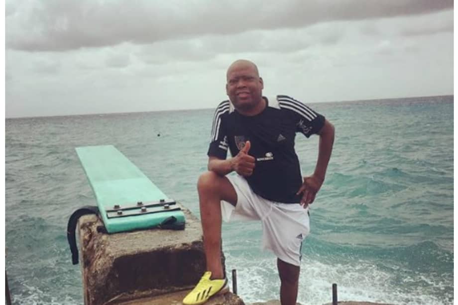 Él exfutbolista colombiano ofreció una recompensa para dar con el paradero de los ladrones.