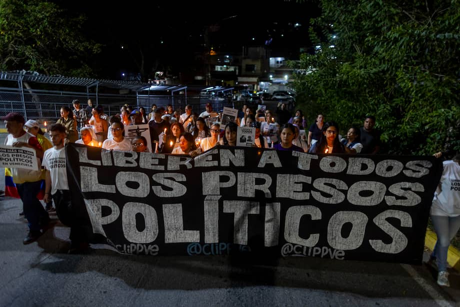 Amnistía Internacional denuncia que siguen las detenciones arbitrarias en Venezuela. Las familias piden la libertad de todos.