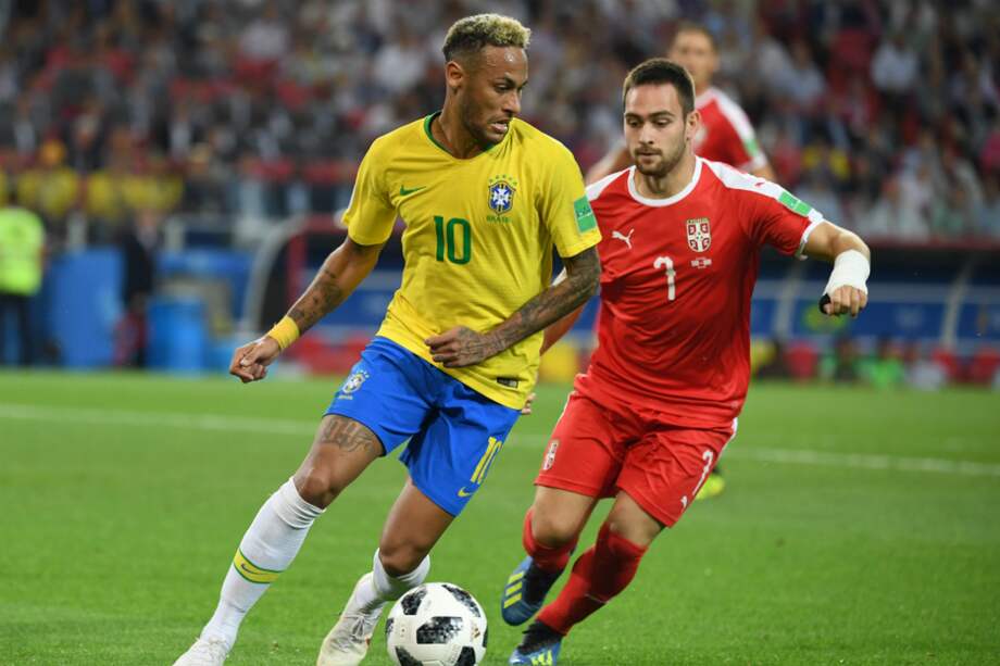Neymar cobró el tiro de esquina que terminó en el segundo gol del triunfo (2-0) de Brasil ante Serbia este miércoles. / AFP