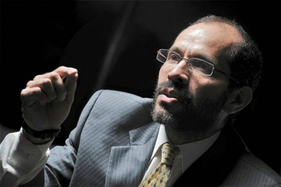 El fiscal José Ricardo González renunció ayer a la Fiscalía después de que le solicitaran que se retirara del cargo. / Archivo