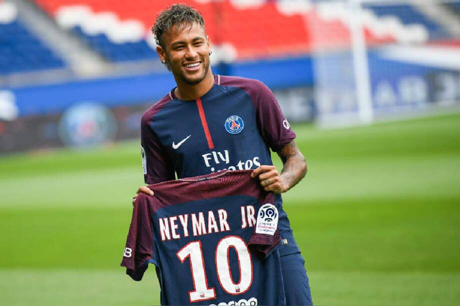 Presentación de Neymar como nuevo jugador del PSG. / AFP