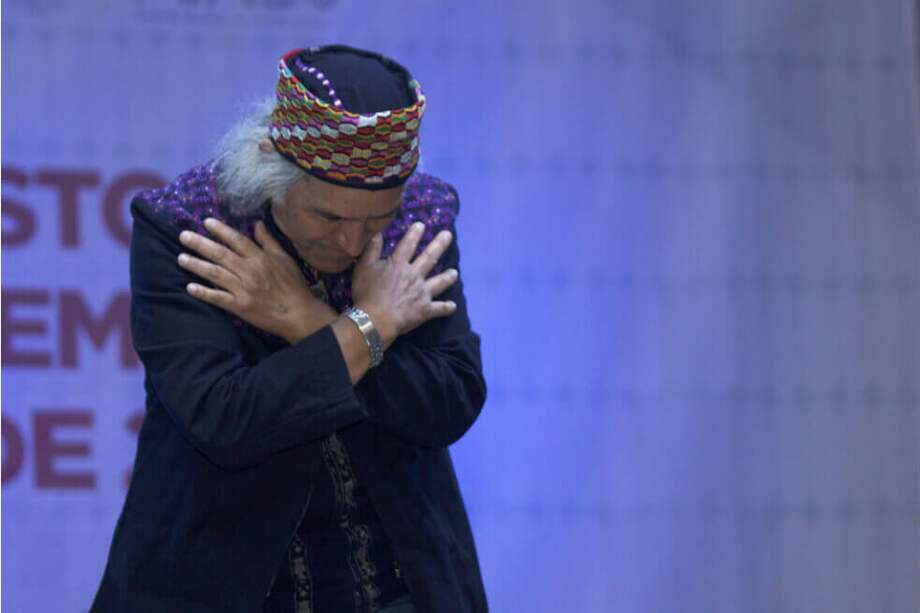 El poeta guatemalteco declinó al Premio Nacional de Literatura “Miguel Ángel Asturias” en 2003. / Cortesía