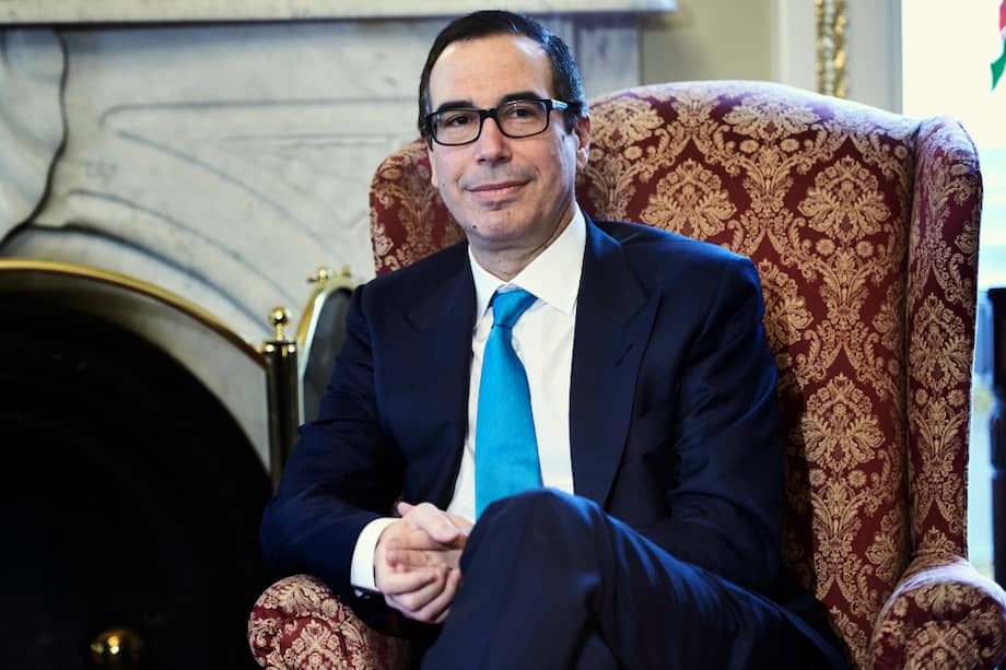 El secretario del Tesoro, Steven Mnuchin, dijo que las sanciones "ponen de relieve la determinación de Estados Unidos de hacer responsable a (el presidente Nicolás) Maduro y otros, implicados en corrupción".
/ AFP