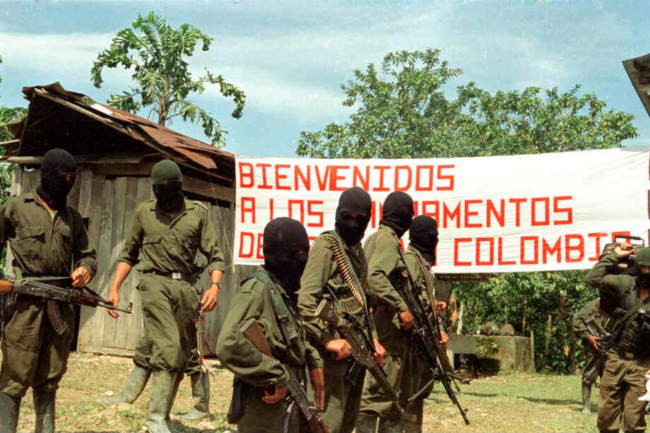 Un comando guerrillero del Ejército de Liberación Nacional (Eln) llega a un pueblo en el nororiente del país. /Archivo