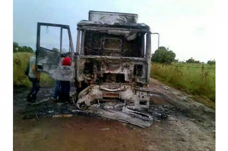 Presuntos guerrilleros incineraron dos camiones en el Vichada