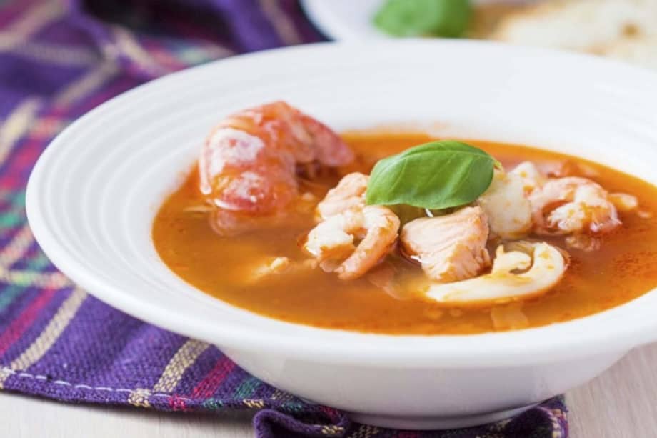 Receta del día: Cacerola de pescado y mariscos con puré de arracacha