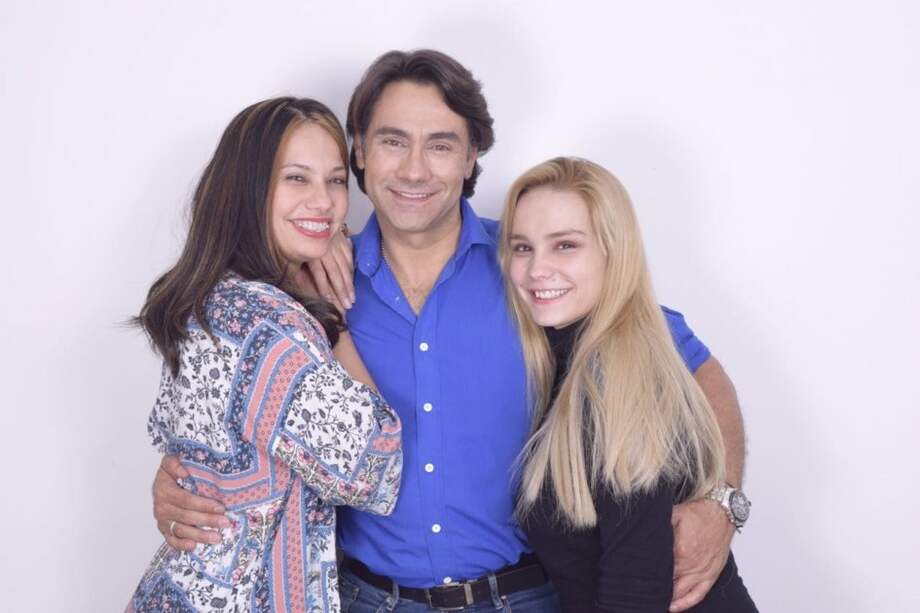 Mauro Urquijo con su esposa Haychelt Benitorevollo y su hija Valentina. / Cortesía