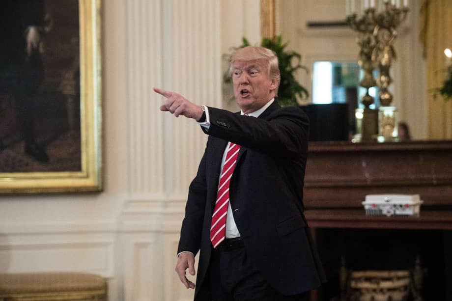 Trump ha criticado que los medios de comunicación no emitan notas de disculpa en caso de publicar informaciones que él considera erróneas y, cuando así lo han hecho, el presidente ha aprovechado para regodearse por los fallos de la prensa. / AFP