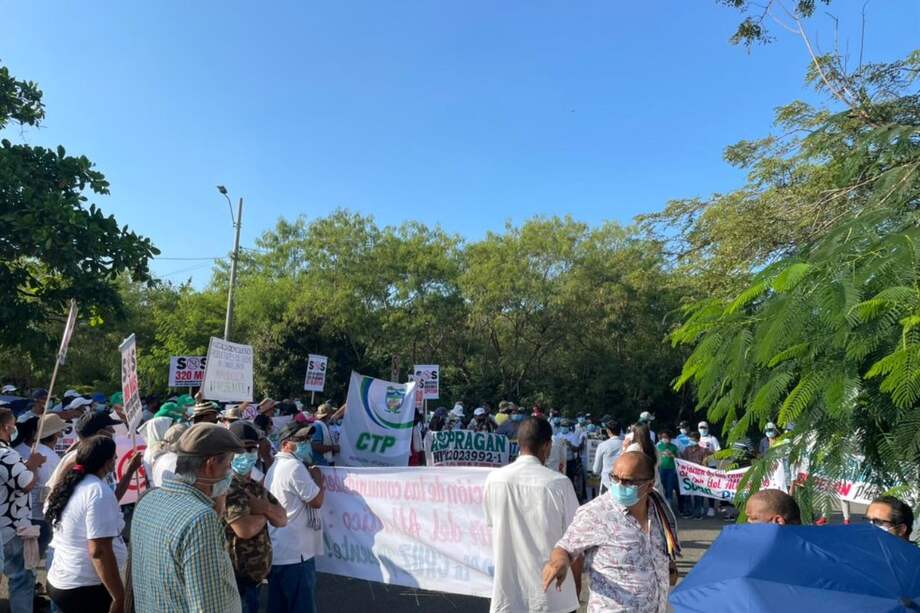 Los ganaderos colombianos protestaron por la importación de leche en polvo de los Estados Unidos en el marco del TLC.