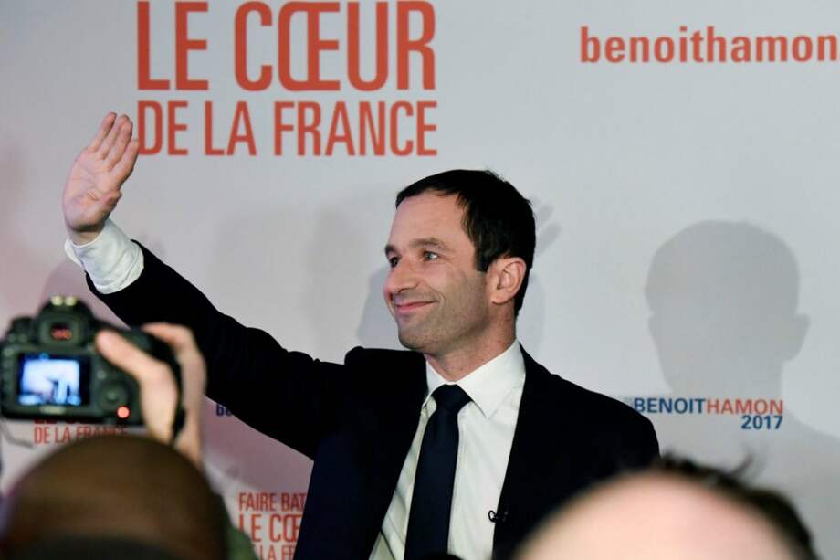 El precandidato socialista Benoît Hamon durante un discurso de campaña el domingo. / AFP