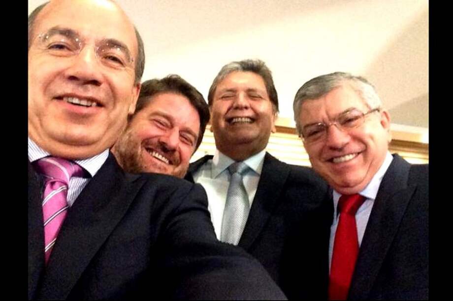 Selfie presidencial pretende 'desbancar' al autorretrato de los Óscar