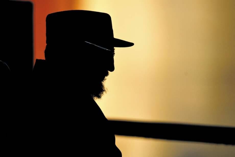 Fidel Alejandro Castro Ruz fue un político revolucionario marxista y abogado cubano que ejerció el poder ejecutivo en su país durante casi 50 años, como primer ministro entre 1959 y 1976 y presidente de 1976 a 2008. Nació el 13 de agosto de 1926, en Birán, y murió el 25 de noviembre de 2016 en La Habana. Esta foto fue tomada el 3 de septiembre de 2010, mientras Castro daba un discurso en la Universidad de La Habana.