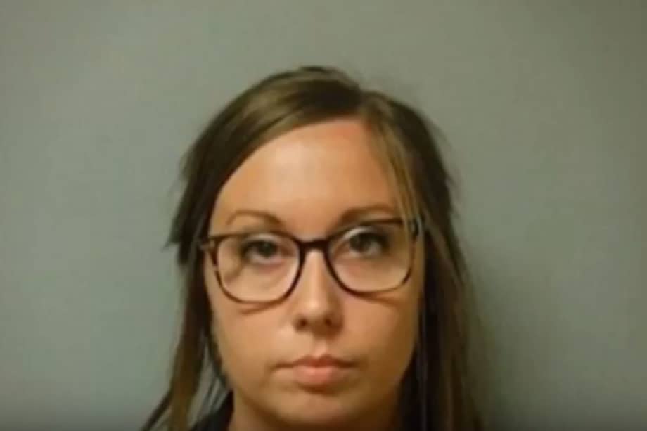 Jessie Lorene Goline, profesora acusada de abuso sexual. / Captura de pantalla de YouTube.