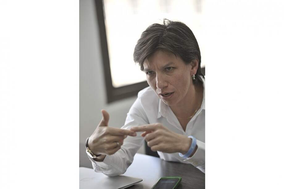 La senadora Claudia López.