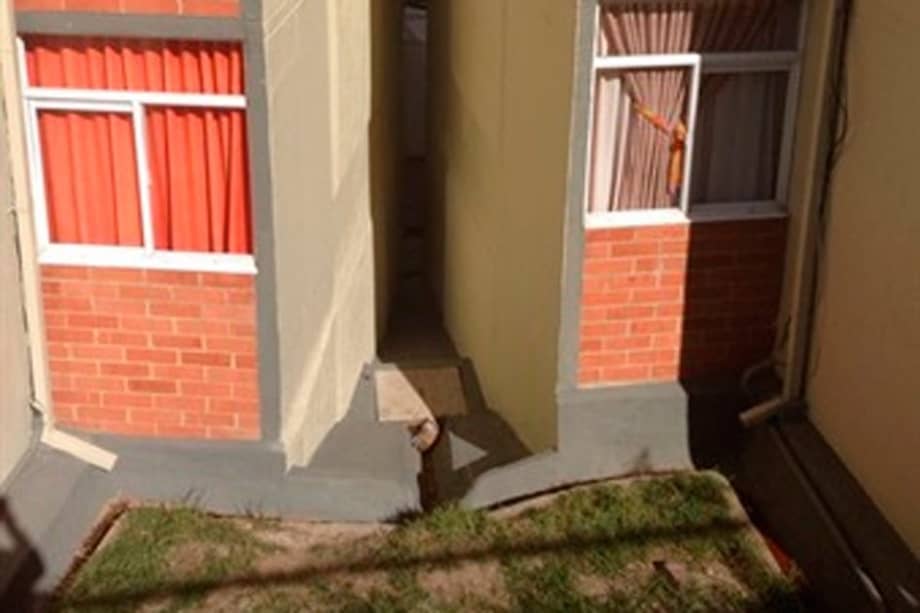 Denuncian que edificio en Bogotá se está hundiendo