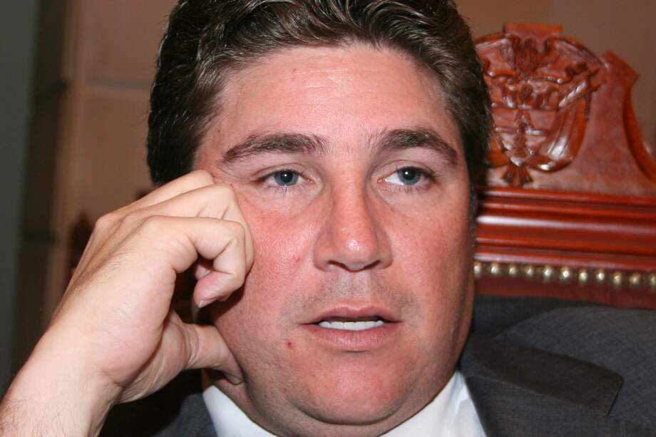 El exsenador David Char Navas dice que quiere entregar predios para reparar a las víctimas. / Archivo El Espectador