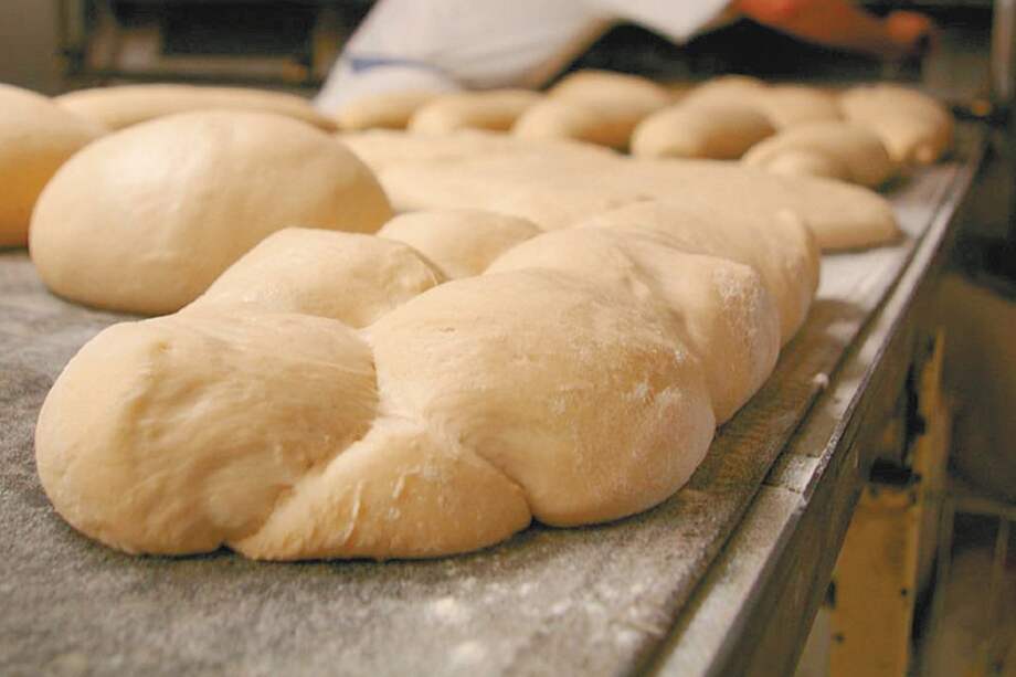 La industria panificadora (una cadena productiva que incluye a molinerías, panaderías y reposterías, entre otros actores) depende de la importación de trigo. Imagen de referencia.