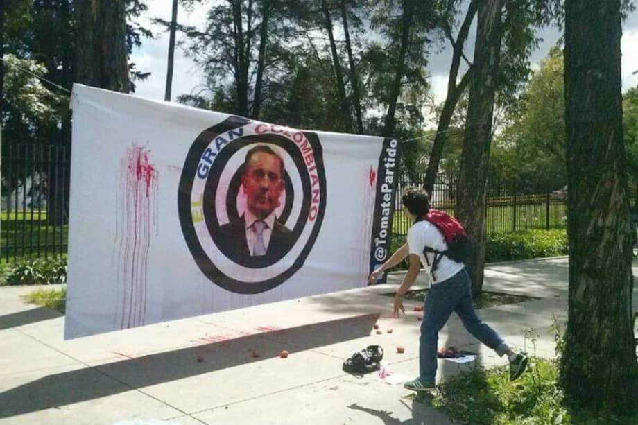 Partido del Tomate postula a Uribe como 'el Anticolombiano del Siglo'