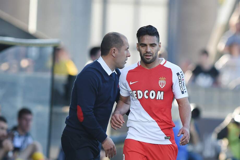 El entrenador del Mónaco, Leonardo Jardim, junto al futbolista colombiano Radamel Falcao García. / AFP