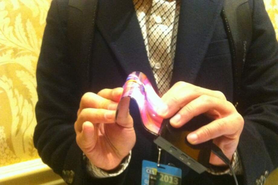 Samsung trabaja en desarrollar pantallas flexibles