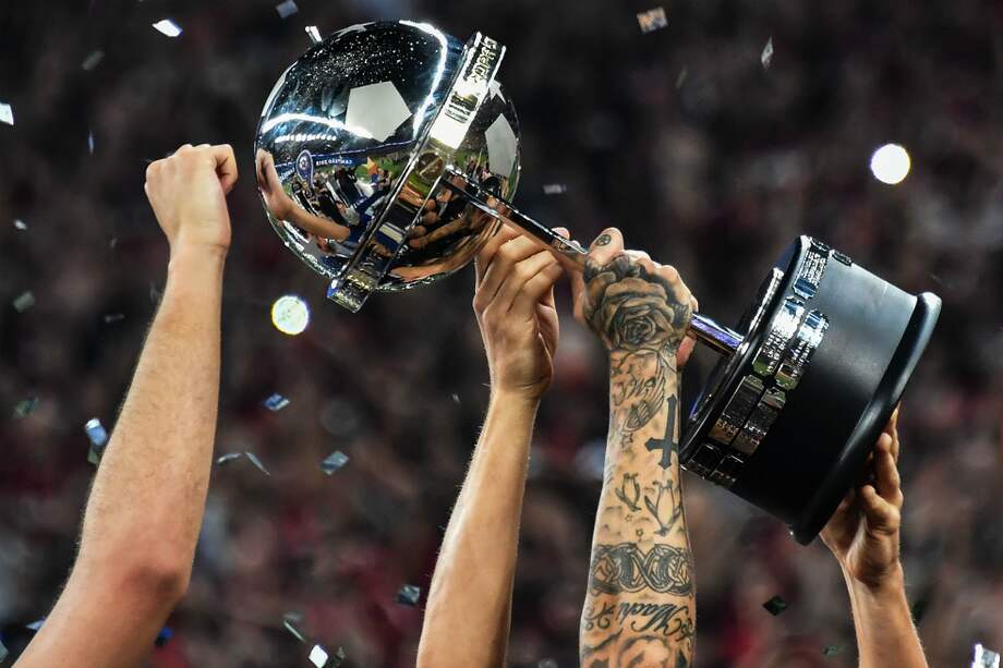 Trofeo de la Copa Sudamericana. / EFE