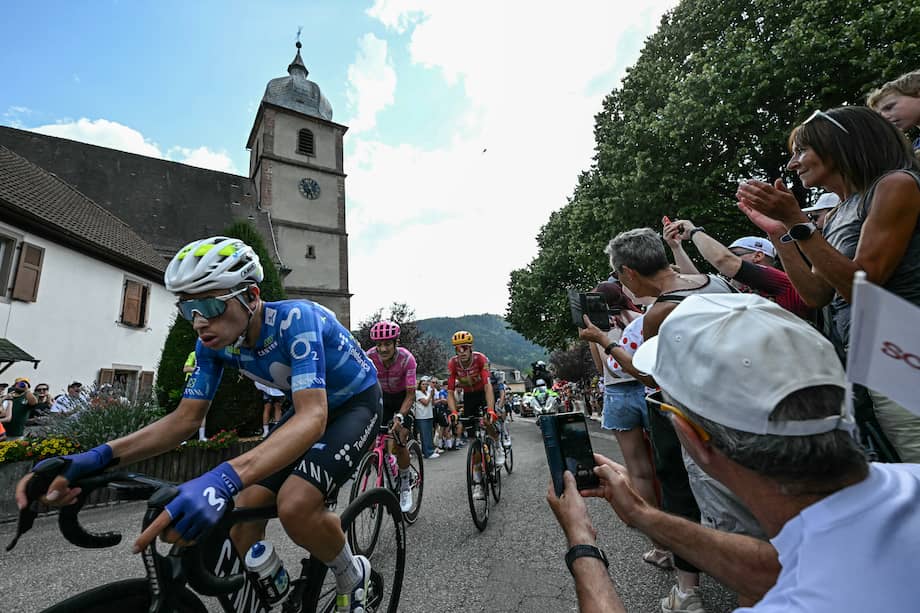 Éiner Rubio no pudo continuar en el Tour de Francia tras accidentarse en el ascenso a Alpe d’Huez.