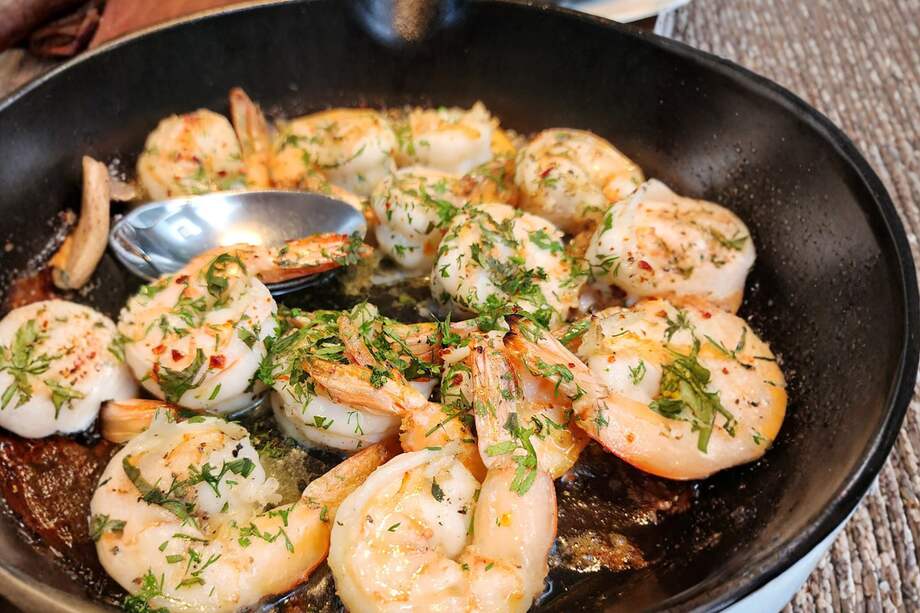 Receta de langostinos con ralladura de cítricos y hierbas