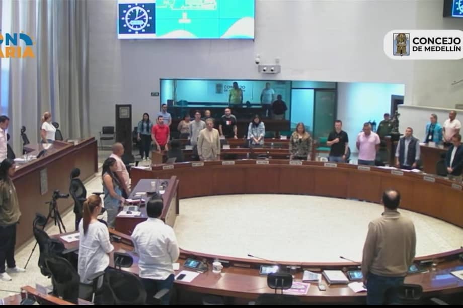 El Concejo hizo un minuto de silencio este sábado 20 de enero.