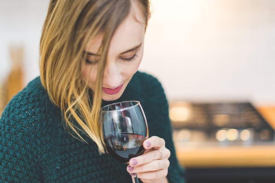 Todos recurrimos a la acumulación de pasadas experiencias olfativas y gustativas para resaltar las características de lo que está servido.