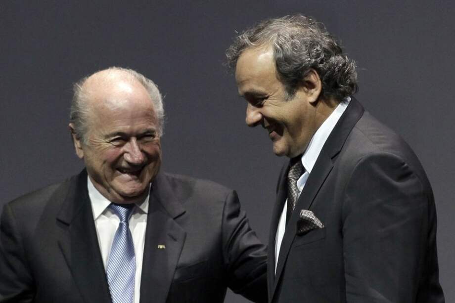 Joseph Blatter y Michel Platini. Foto: AFP