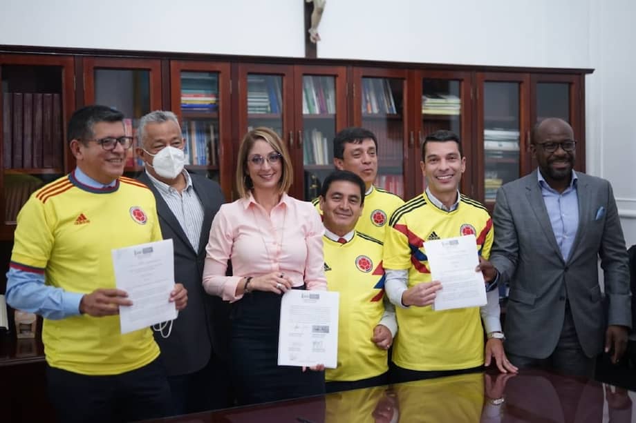 La iniciativa cuenta con el respaldo de congresistas del Partido Liberal, Centro Democrático, Cambio Radical, la Circunscripción Especial Afro y hasta Dignidad (colectividad declarada en oposición).