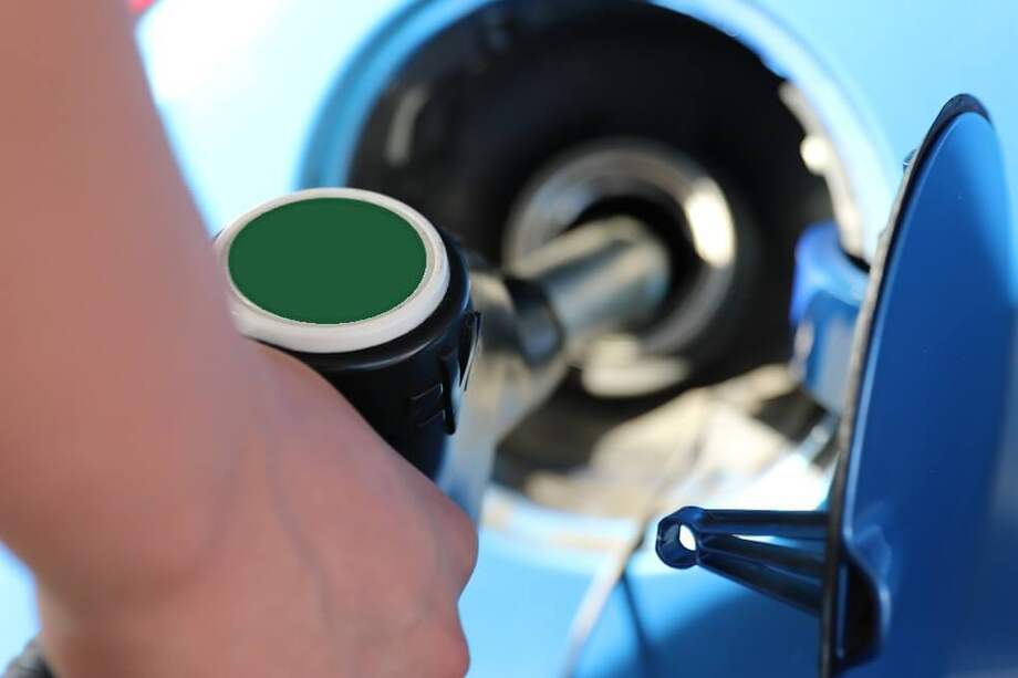 Se estima que por el cierre de la vía al Llano el incremento del galón de gasolina oscila entre los $200 y $400. / Pixabay