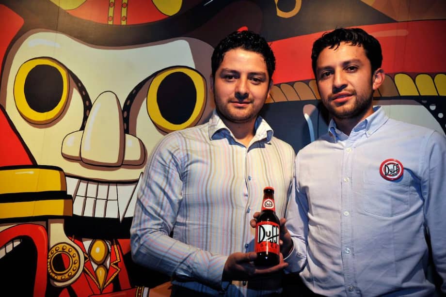 A los hermanos colombianos Óscar y Álvaro Ballesteros les surgió la idea de hacer realidad la ficticia cerveza (Duff Beer).