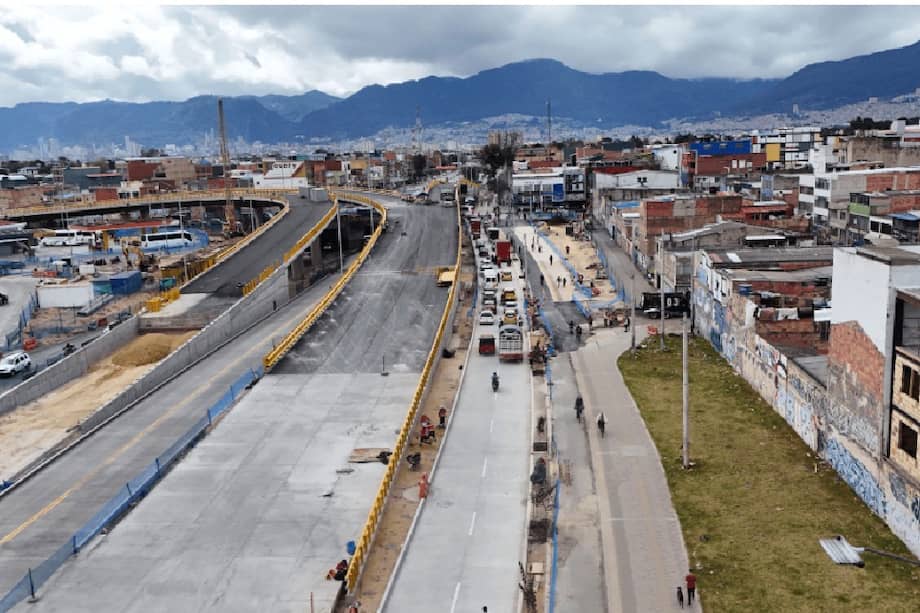 Los nuevos carriles habilitados junto al puente de Venecia buscan mejorar la movilidad entre Soacha y Bogotá mientras avanzan las obras.