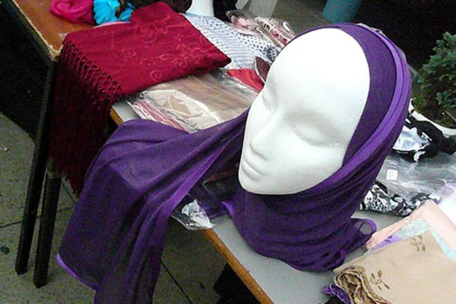 Maniquíes con velo islámico, nueva regla de moda en Irán