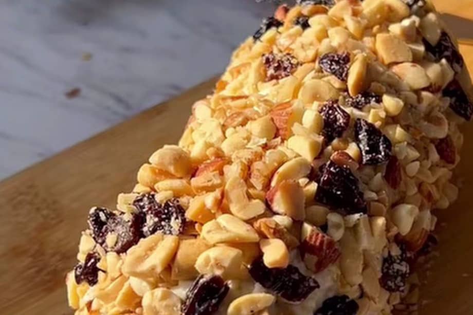 Aunque el maní es una leguminosa, lo catalogan dentro de la familia de los frutos secos. Así que inclúyelo en este dip.