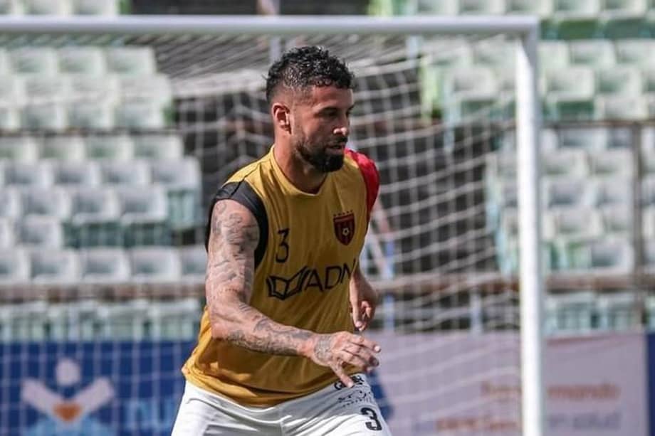 Lucas Trejo es un futbolista argentino de 38 años que actualmente milita en el fútbol de primera división de Venezuela.