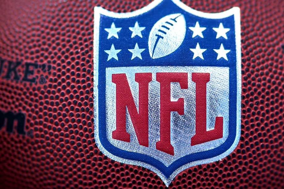 La Liga Nacional de Fútbol Americano de Estados Unidos (NFL por sus siglas en inglés) tiene siete equipos en los primeros 10 puestos, mientras que no hay ningún club de fútbol.