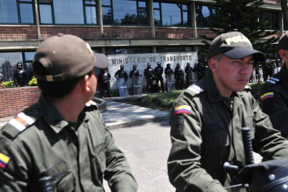 La evacuación del edificio del ministerio de Transporte comenzará la otra semana. Archivo