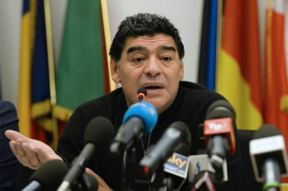 Diego Maradona confirmó que será vicepresidente de la Fifa si el príncipe Ali gana las elecciones. Foto: AFP