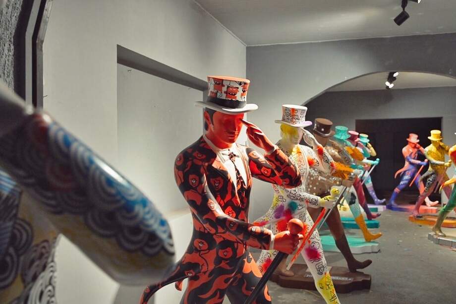 “Hacer este proyecto realidad es muy especial porque cuando compartimos nuestro brillo, iluminamos el camino”, señala Manuela Echeverri, líder de la muestra y artista plástica.