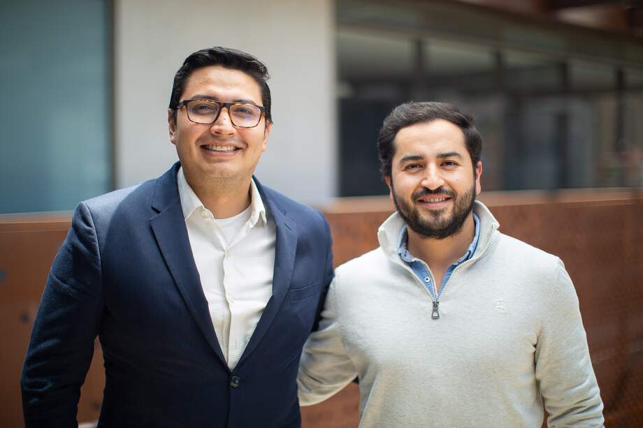 Felipe Pardo y Camilo Amaya, estudiantes de la Especialización en Urología de la Universidad El Bosque.