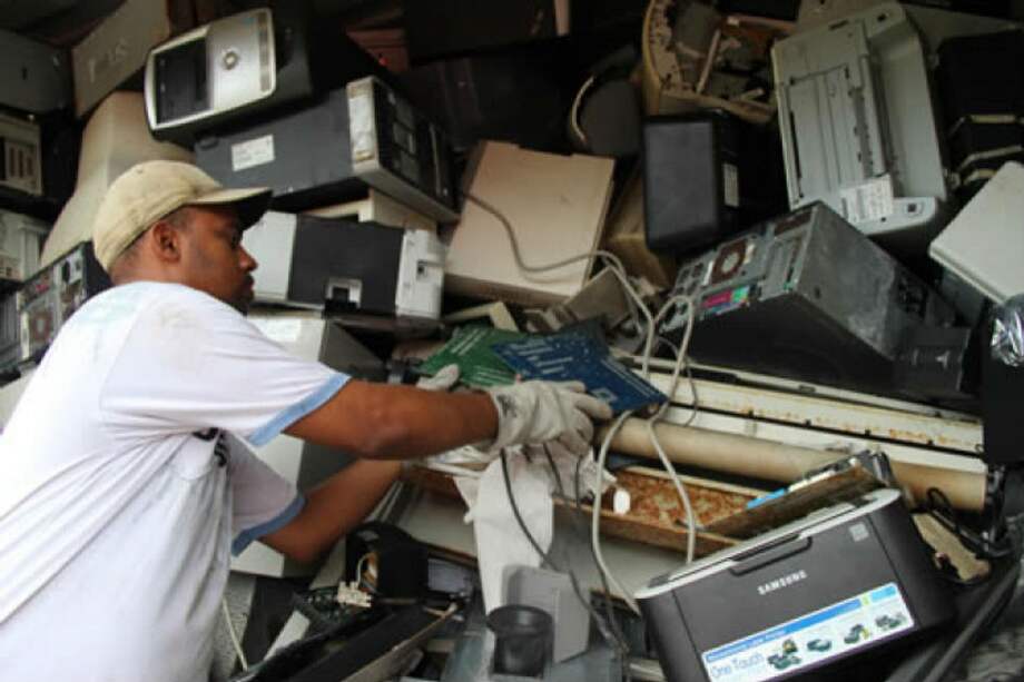 Trasladan más de 100.000 toneladas de residuos electrónicos de San Andrés